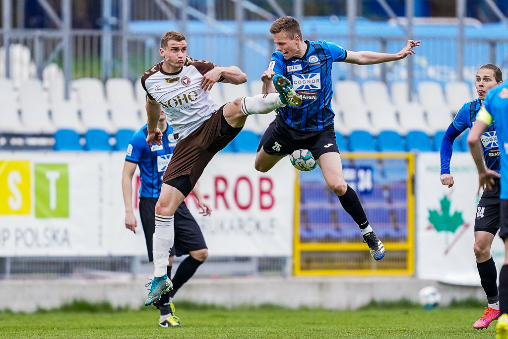 HUTNIK KRAKOW - GARBARNIA KRAKOW EWINNER 2 LIGA PILKA NOZNA