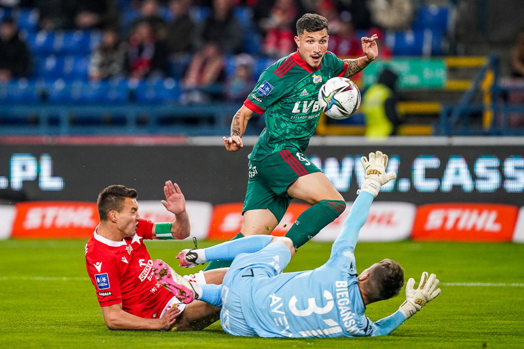WISLA KRAKOW - SLASK WROCLAW PKO BANK POLSKI EKSTRAKLASA PILKA NOZNA