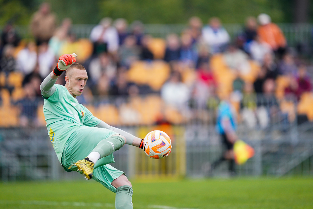 WIECZYSTA KRAKOW - KORONA KIELCE II - 3 LIGA PILKA NOZNA